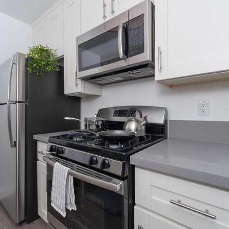 Universal Studios 8 Min Drive Two Bedroom Apartment With Free Parking Los Angeles Dış mekan fotoğraf